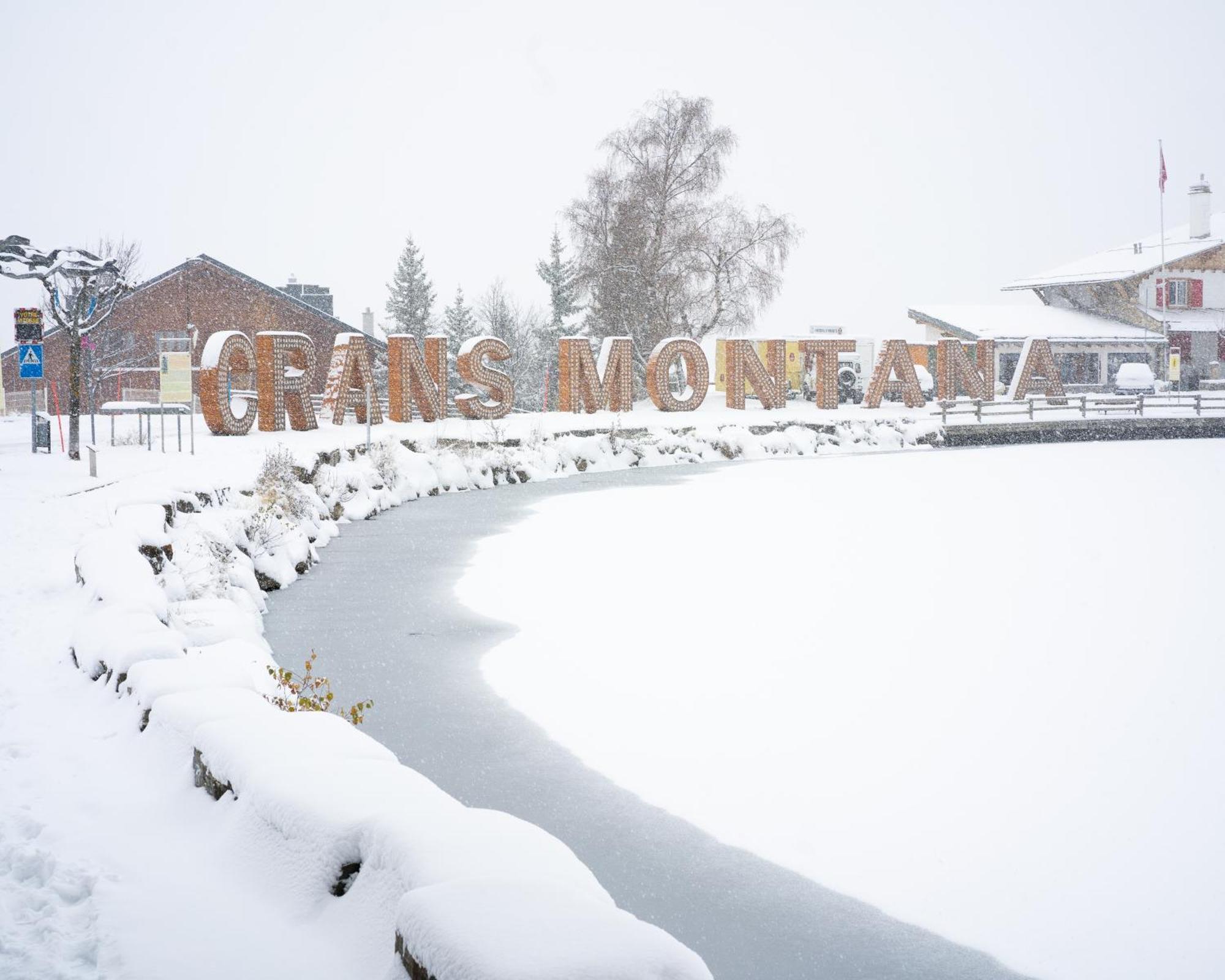 Hotel Olympic - Montana Center ครองส์มอนตานา ภายนอก รูปภาพ