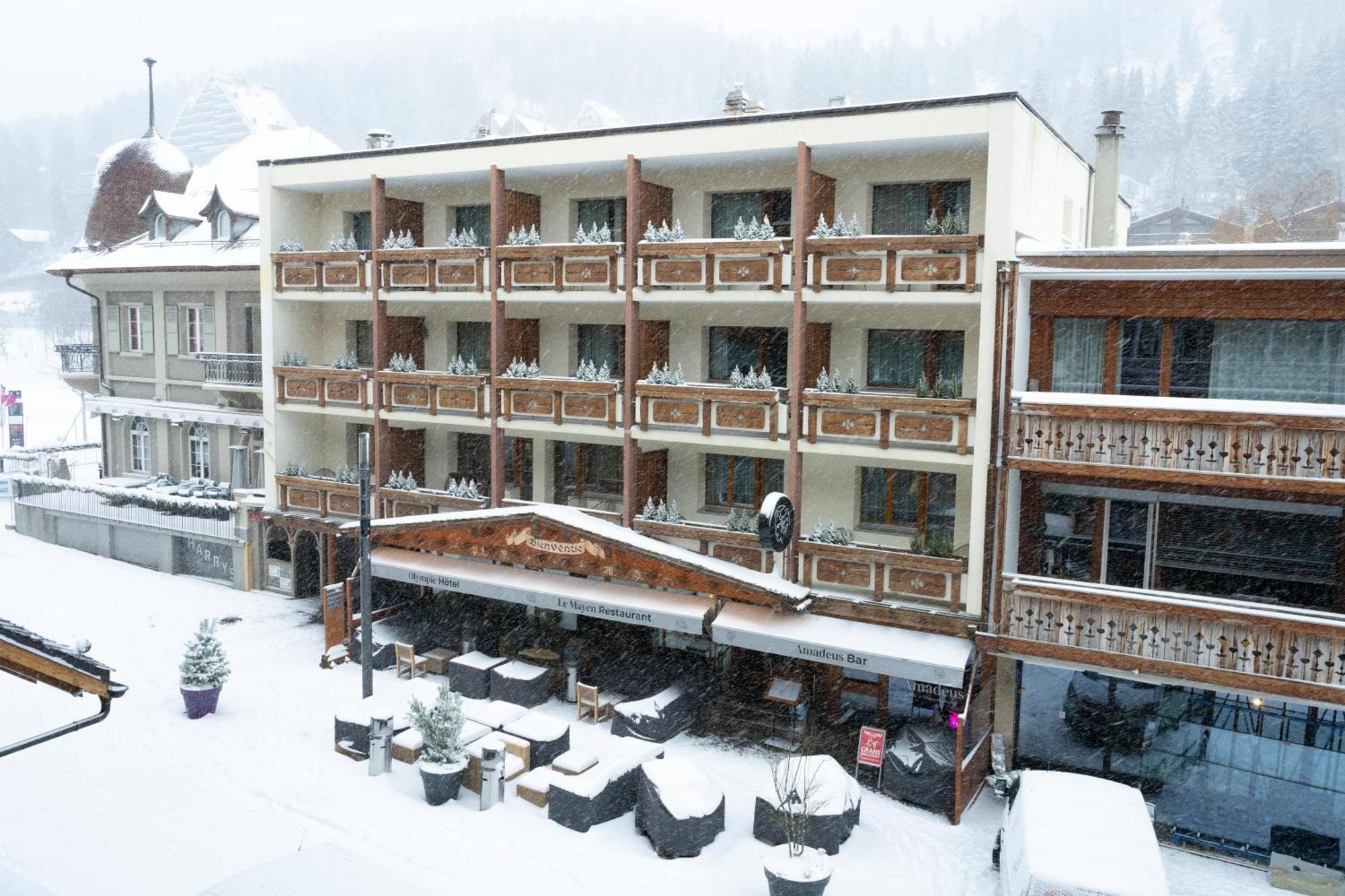 Hotel Olympic - Montana Center ครองส์มอนตานา ภายนอก รูปภาพ