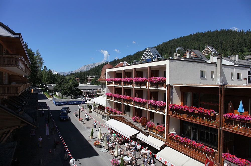 Hotel Olympic - Montana Center ครองส์มอนตานา ภายนอก รูปภาพ